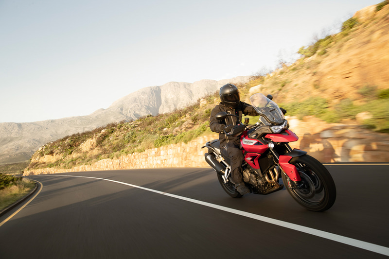 新型「TIGER 900」シリーズはオンロードでの快適性も持ち合わせる