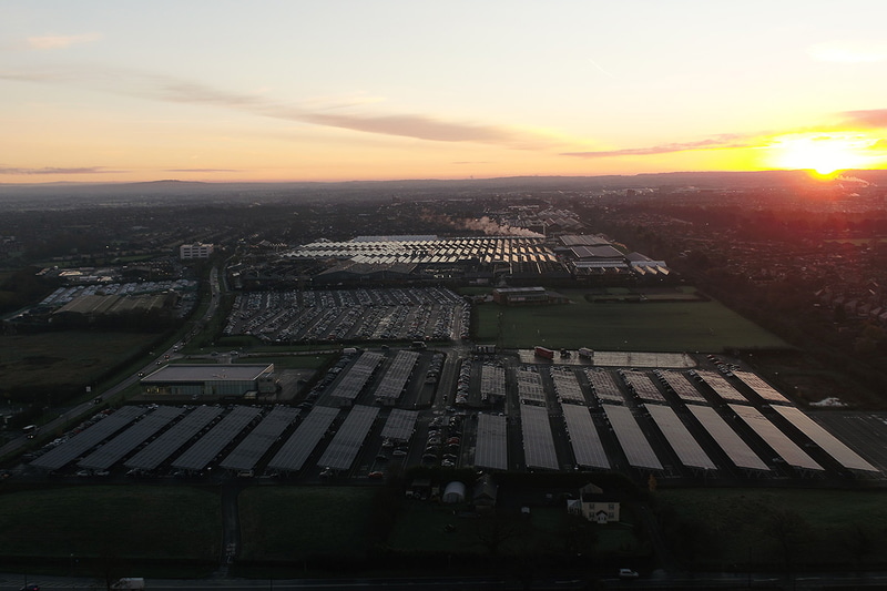 英国 クルーにあるベントレーの本社工場