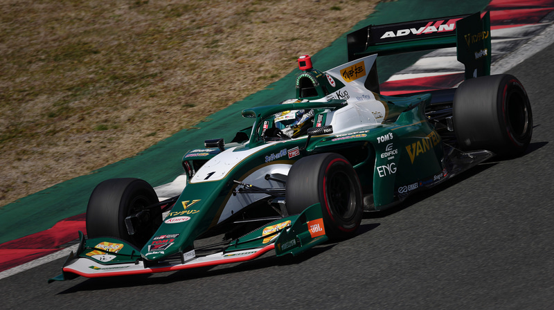 2019年に年間優勝を果たし、今シーズンはチャンピオンナンバーの1を付けて参戦するニック・キャシディ選手の「VANTELIN KOWA TOM’S SF19」