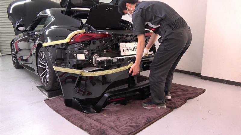 フロントバンパーやリアバンパー取り外し方法を解説