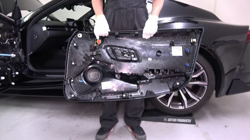 フロントドア内張りの取り外し方法