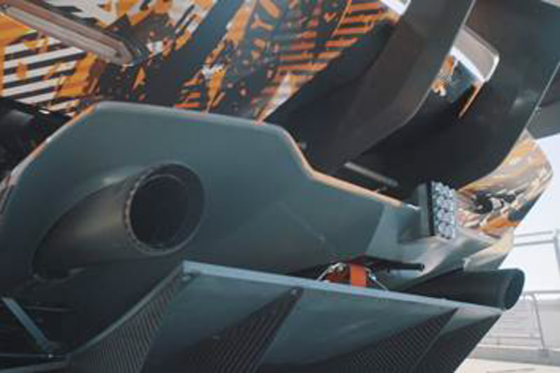 まるでレーシングカーのようなリアまわりの造形