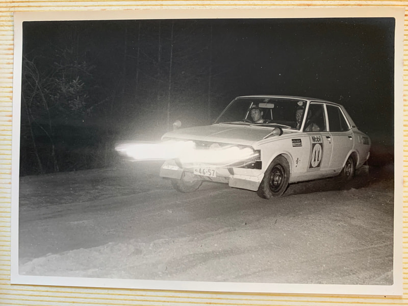 1971年12月のRCC クリスマスラリー。積雪の富士山も走った。ジャンピングスポットを通過中。この時は9位だった
