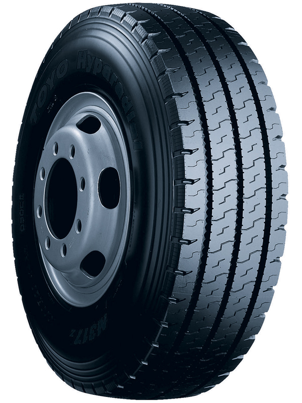 中短距離用トラック向けのリブ/ラグタイヤ「M317」。トラクション性能やウェット性能が高い