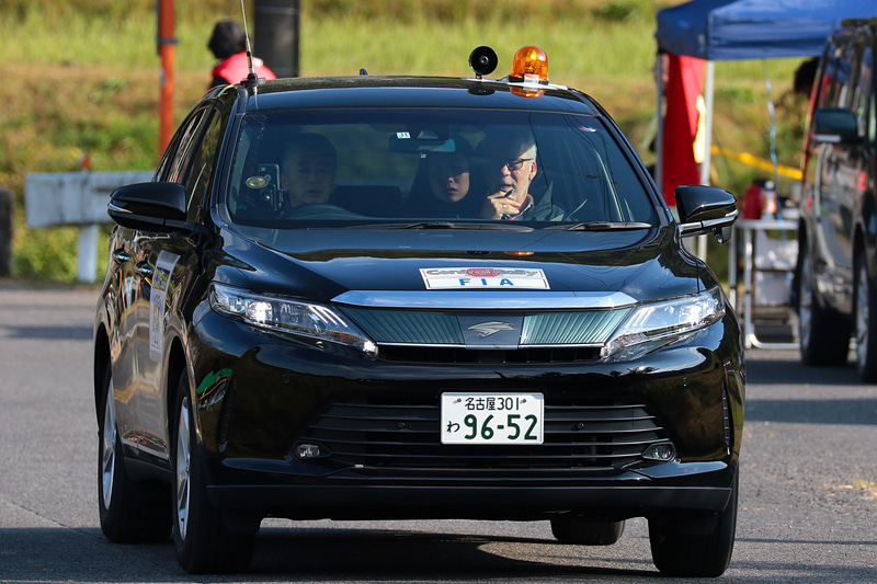 FIAのスタッフによる確認も行なわれた