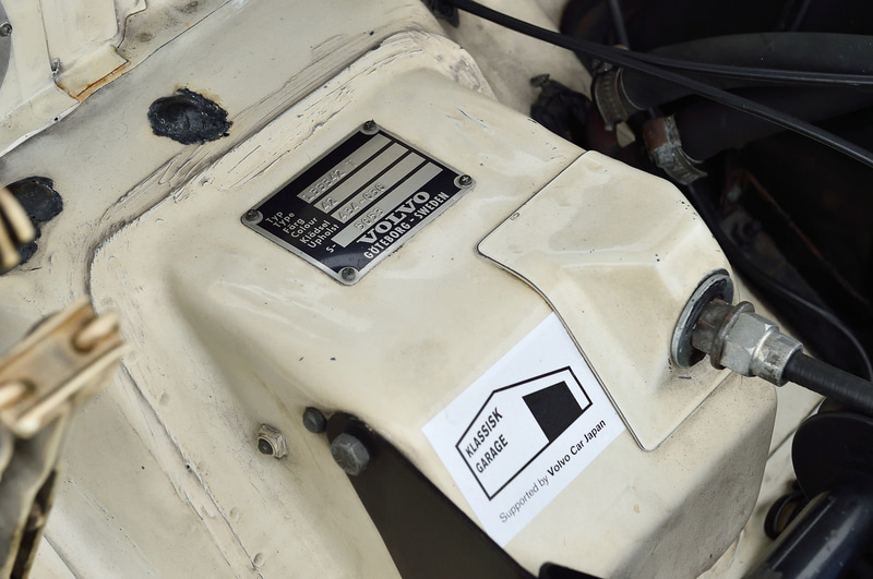 直列4気筒2.0リッターOHV「B20B」型エンジンの最高出力は118PS/5800rpm、最大トルクは17kgfm/3500rpm