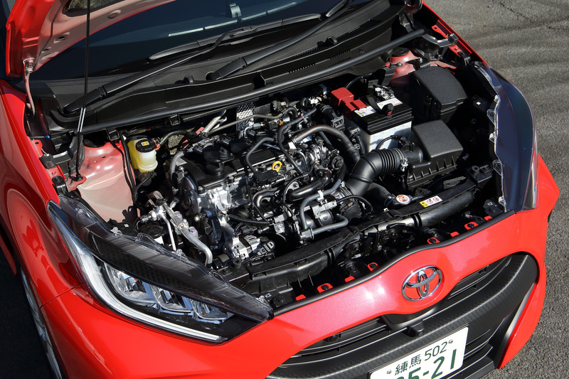 1.5リッターのガソリンモデルは、最高出力88kW（120PS）/6600rpm、最大トルク145Nm（14.8kgfm）/4800-5200rpmを発生する直列3気筒DOHC 1.5リッター直噴ガソリン「M15A-FKS」型エンジンを搭載