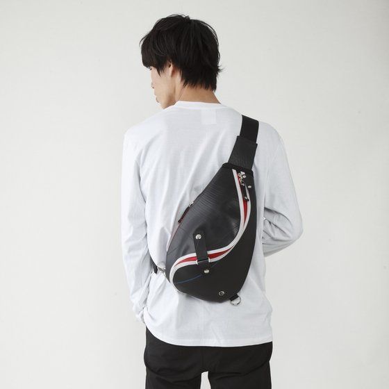 価格はどちらのモデルも1万9800円