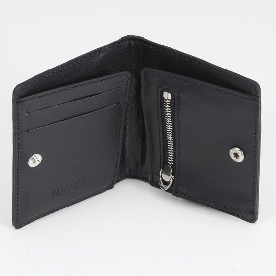 2つ折り財布は仮面ライダードライブモデルのみ