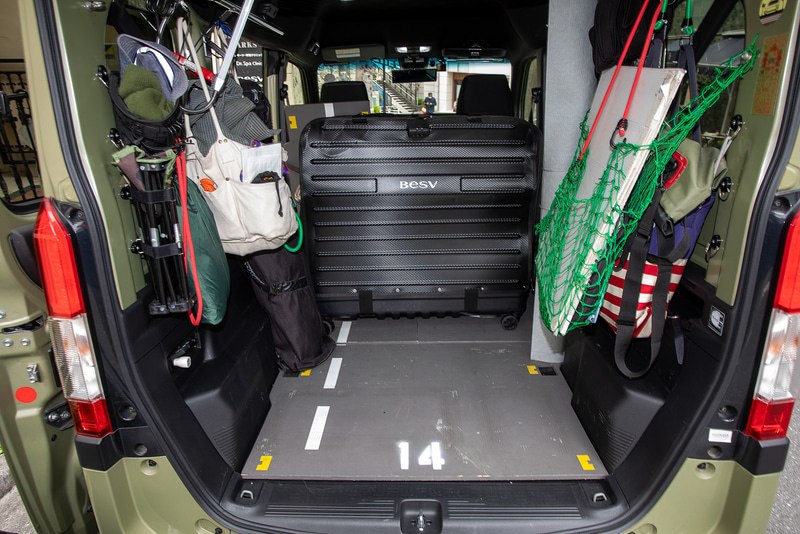 PSF1用のハードキャリーケースもあるのでN-VANに載せてみた。きれいに収まるので、他にも荷物を載せる場合はキャリーケースがあった方がいいかも