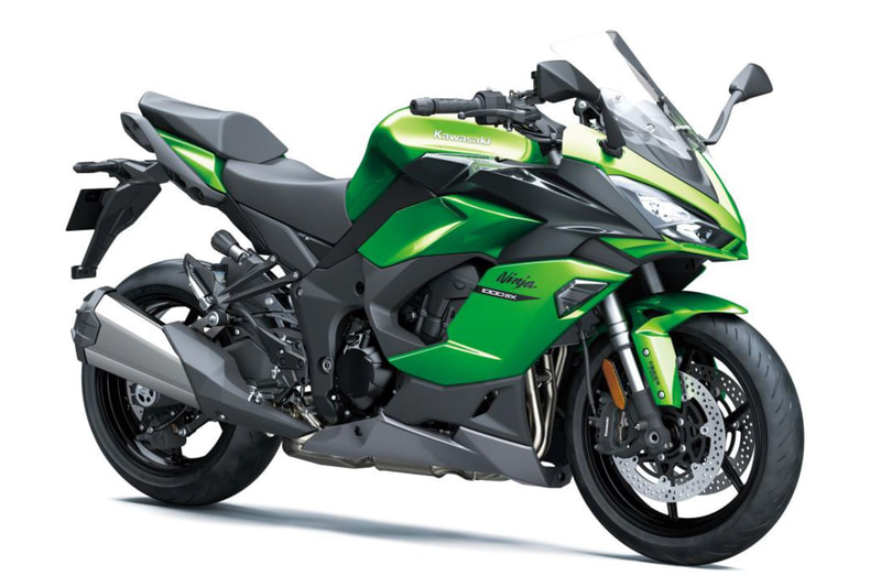 エメラルドブレイズドグリーン×メタリックカーボングレー