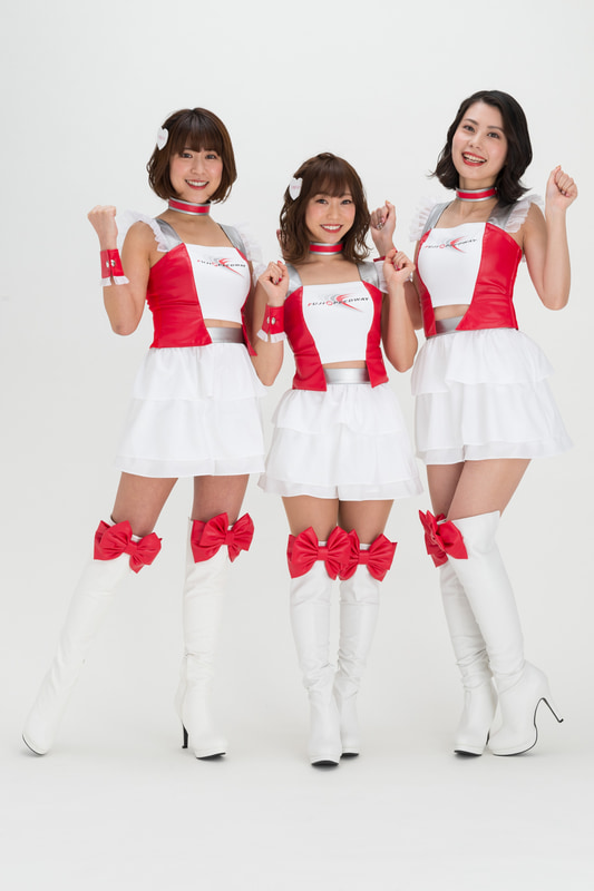 高橋真以さん（写真左）のコメント「今年1年クレインズとして活動できることに今からワクワクしています！　モータースポーツは勉強中ですが、多くを学び、吸収できるよう努めたいと思います。お会いした際は声をかけていただけたら嬉しいです！　どうぞよろしくお願いします！」