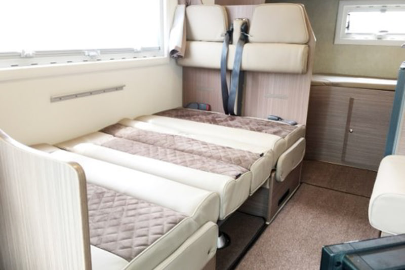 防災キャンピングカー