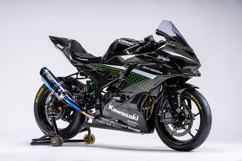 250ccクラスの並列4気筒エンジン搭載モデル「Ninja ZX-25R」をレースイメージにカスタマイズした車両