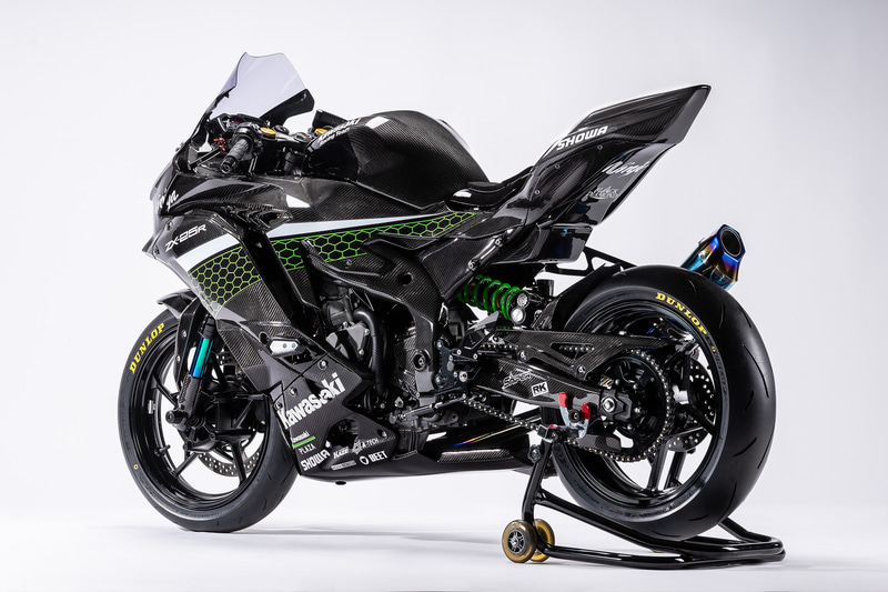 「Ninja ZX-25R」レースイメージ車両。カウリング：A-TEC「BLACKDIAMOND Racing Full cowling」（エーテック）