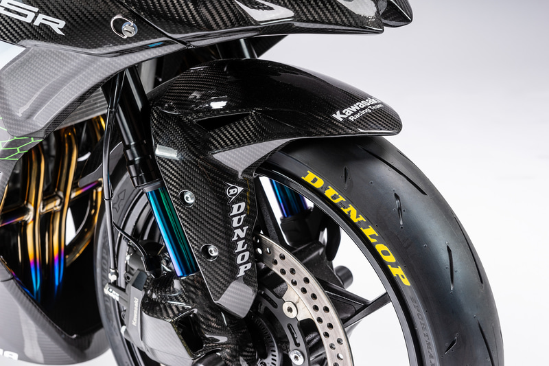 サスペンション（フロント）：SHOWA「Ninja ZX-25R 標準装備品」のインナーチューブ表面処理を変更（参考出品）（ショーワ）