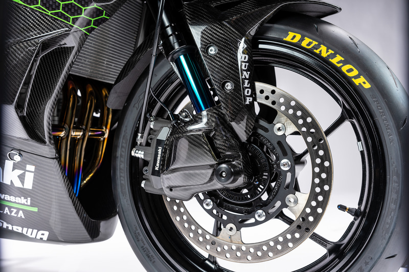 サスペンション（フロント）：SHOWA「Ninja ZX-25R 標準装備品」のインナーチューブ表面処理を変更（参考出品）（ショーワ）