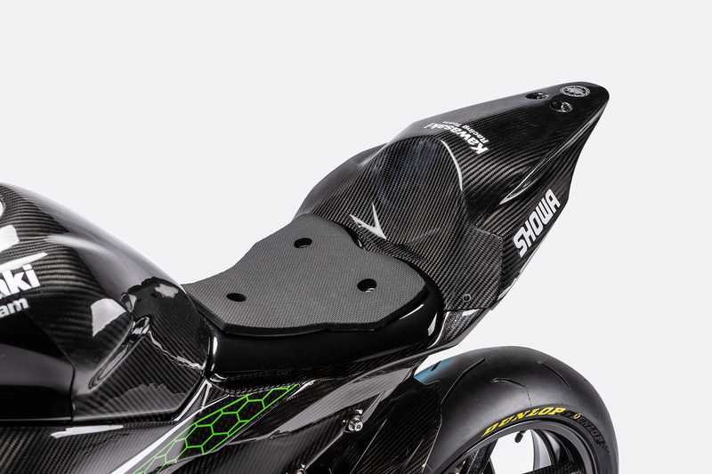 テールカウル：A-TEC「BLACKDIAMOND Racing Seat cowling」（エーテック）