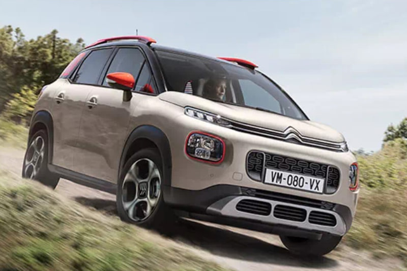 路面状況に合わせてトラクションを最適化して、前輪駆動のままで走破性能を向上。さらに、急斜面の下り坂でも車体を安定させるヒルディセントコントロールも搭載