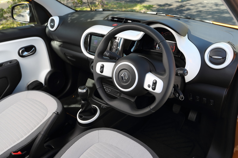 トゥインゴ Sのインパネ