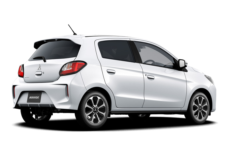 フロントマスクに「ダイナミックシールド」を採用。リアではL字型に光るLEDコンビネーションランプと縦型リフレクターを使ってワイドさと安定感を演出している