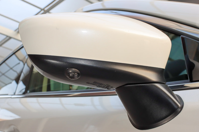 じつはサイドカメラだけはつけてみたのだが……