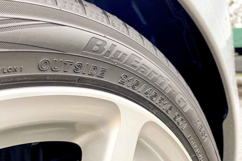 トヨタ自動車の「MR-S」に横浜ゴムの「BluEarth-GT AE51」を装着してみた