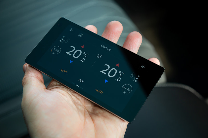 ボタンひとつで取り外せるタッチスクリーンリモート