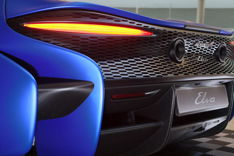 世界初のマクラーレン・アクティブ・エア・マネージメント・システム（AAMS）を採用