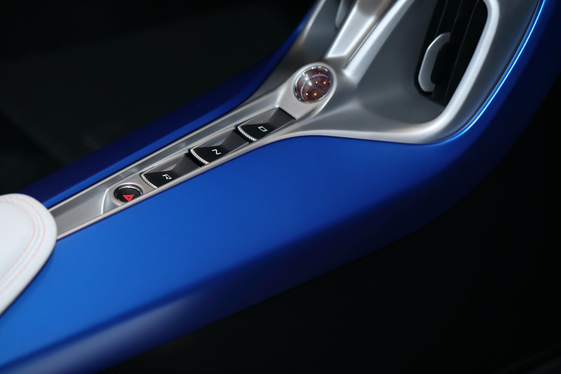 オープンコクピットを採用する2シーター