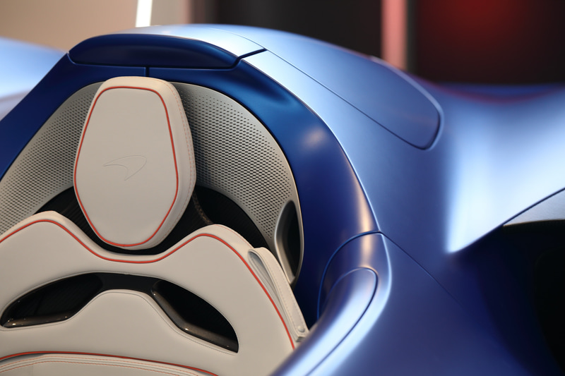 オープンコクピットを採用する2シーター