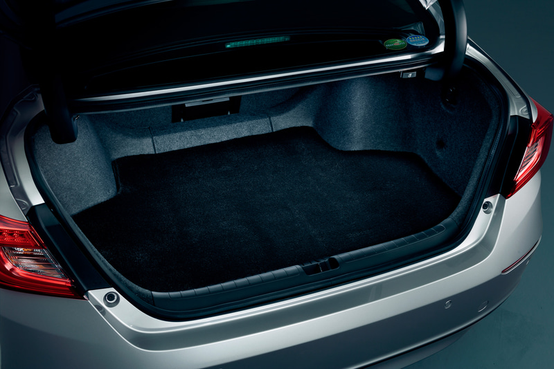 トランクカーペットマット：1万5400円