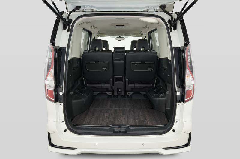 セレナ マルチベッドのラゲッジスペースアレンジ