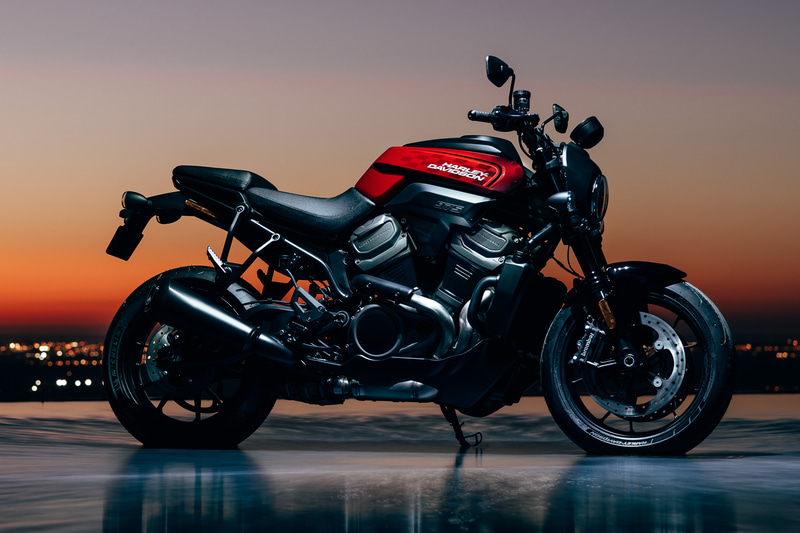 ミドル級のストリートファイターモデル「BRONX」