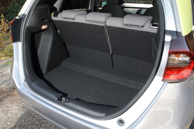 フィット e：HEV NESSのインテリア