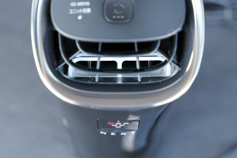 IG-MX15のサイズは上部が78×76mm、下部が直径65mm、高さが165mmで、質量は約295g（付属品除く）。定格入力はDC12V、定格出力はDC5V。プラズマクラスターNEXの効果が期待できる適用容積の目安は約3.6m<span class="fnt-80"><sup>3</sup></span>とされている