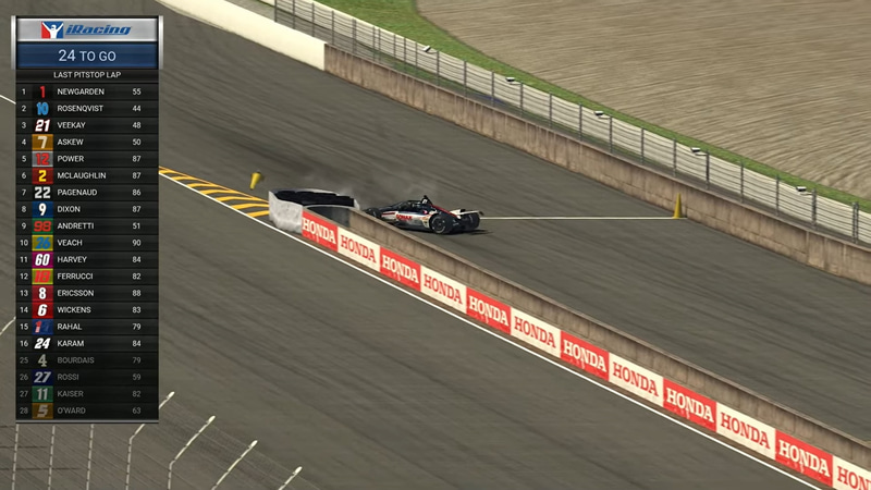 不慣れたためかピットロードの入口のウォールにぶつけてしまう選手も