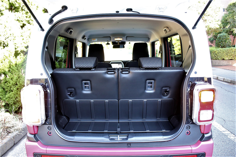 趣味でも日常生活でも便利に使えるような荷室をデザインするなど、開発において収納に関するさまざまな工夫が用いられた