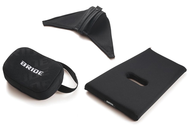 「ラクパッド（左）」「シートベルトガイド（中）」「ハイポジアジャストパッド（右）」