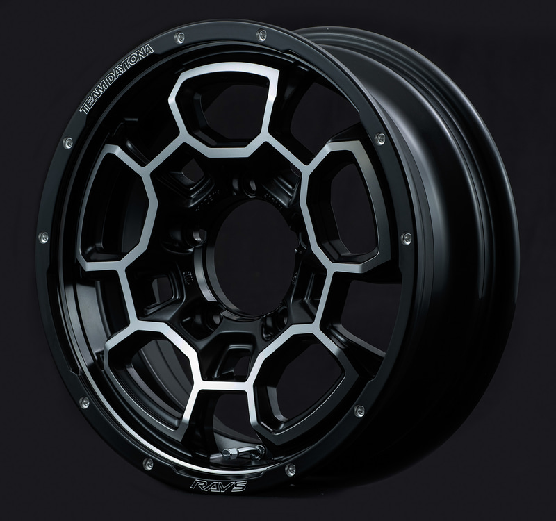 TEAM DAYTONA NTD.5は、鋳造1ピースホイールで、カラーはセミグロスブラック/ディスクダイヤモンドカット