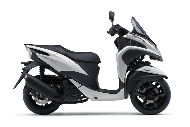 「ホワイトメタリック6」のTRICITY 155 ABS