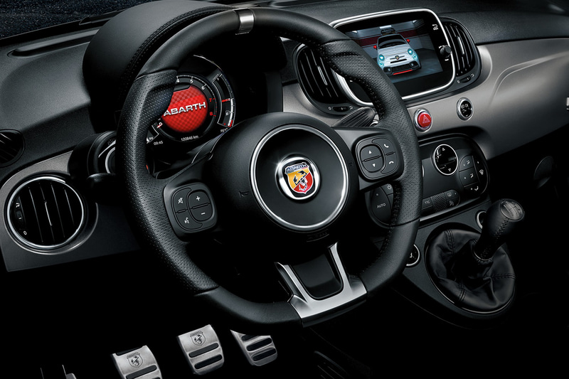 Pistaではカブリオレ＋MTの組み合わせも選択可能となる