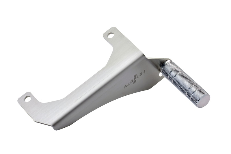 純正のフットポジションがネオプロトの理想とする足首の角度と大幅な差があるため、カローラはラウンドバータイプを採用