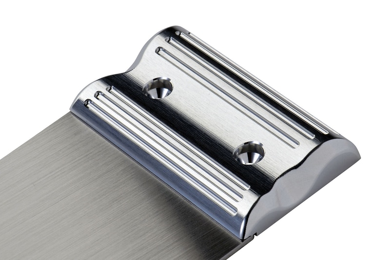 純正のフットポジションがネオプロトの理想に近い設計であったクラウンはウェーバータイプを採用