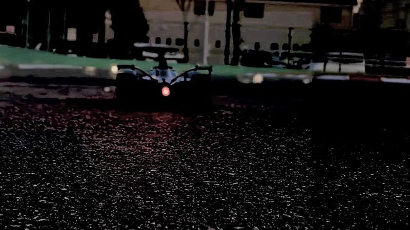 ボディのシルエットがうっすらと確認できる走行動画が公開された