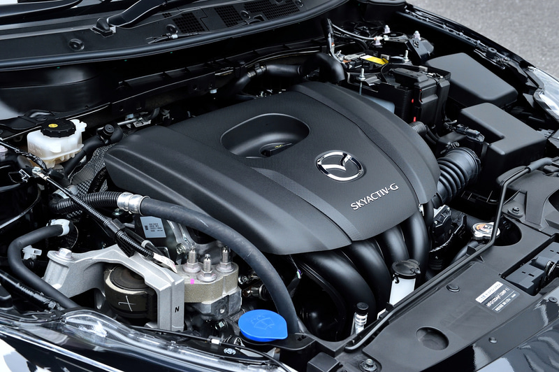 MAZDA2 15S PROACTIVEが搭載するP5-VPS型エンジンは最高出力81kW（110PS）/6000rpm、最大トルク141Nm（14.4kgfm）/4000rpmを発生。WLTCモード燃費は19.8km/L