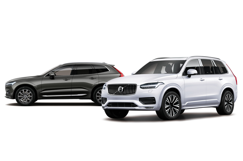 XC60 B5 AWD Inscription（奥）と限定車の XC90 B5 AWD Nordic Edition（手前）