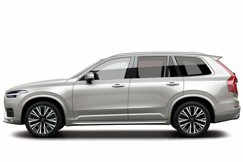 バーチライトメタリックのボディ色に組み合わせられるのはブロンドのシートとチャコール/ブロンドのインテリア