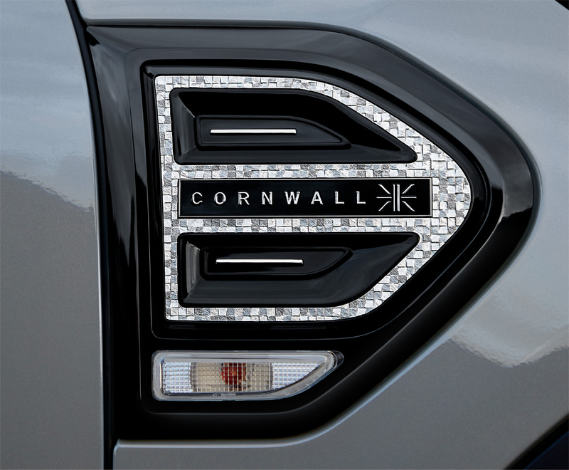 イギリスのコーンウォール州の海をモチーフにしたオリジナルデザインのサイド・スカットル