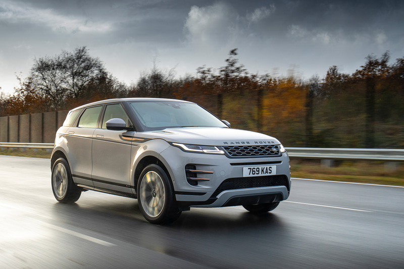 レンジローバー イヴォーク P300eの0-100km/h加速は6.4秒